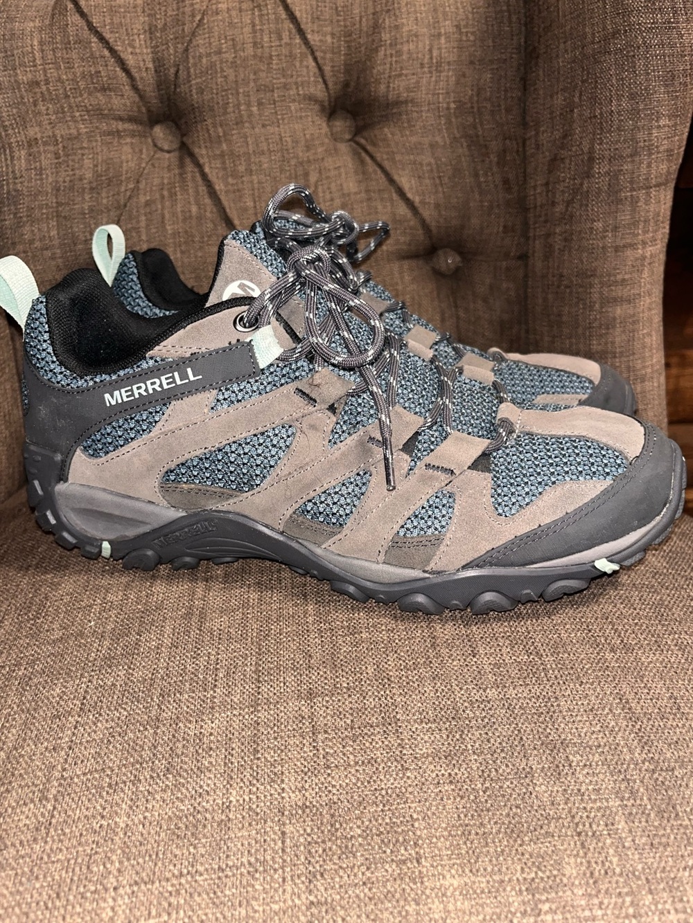 Merrell Women's Waterproof Trail Sneakers Hiking  shoes size 10